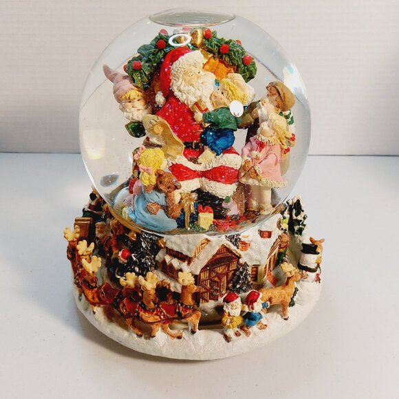 Kirkland Musical Waterglobe with Revolving Base ~ Jolly Old Saint Nicholas - Picture 3 of 11